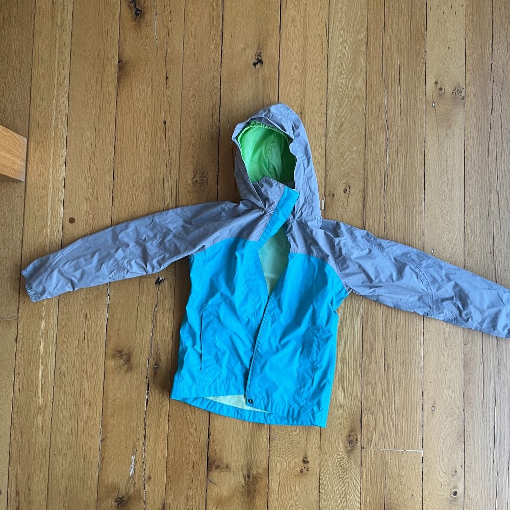 North Face tail out dryvent rain jacket windbreaker Girls Size 10/12 Medium